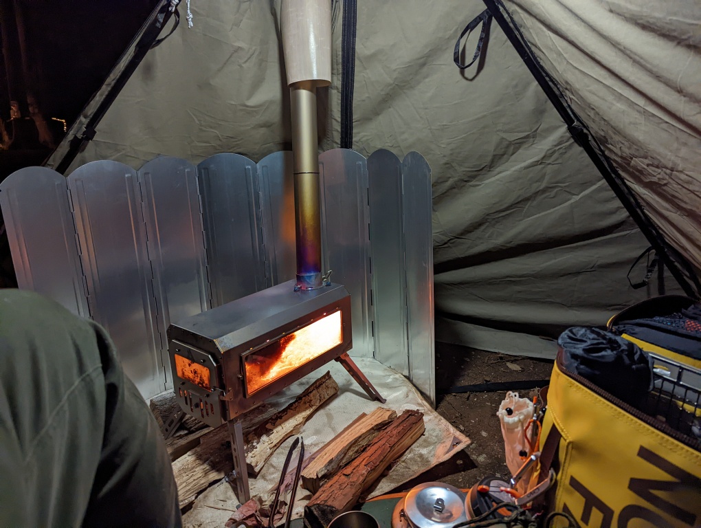 2022年2月 久々の冬ソロキャンプ 1 パップテントでチタン薪ストーブ